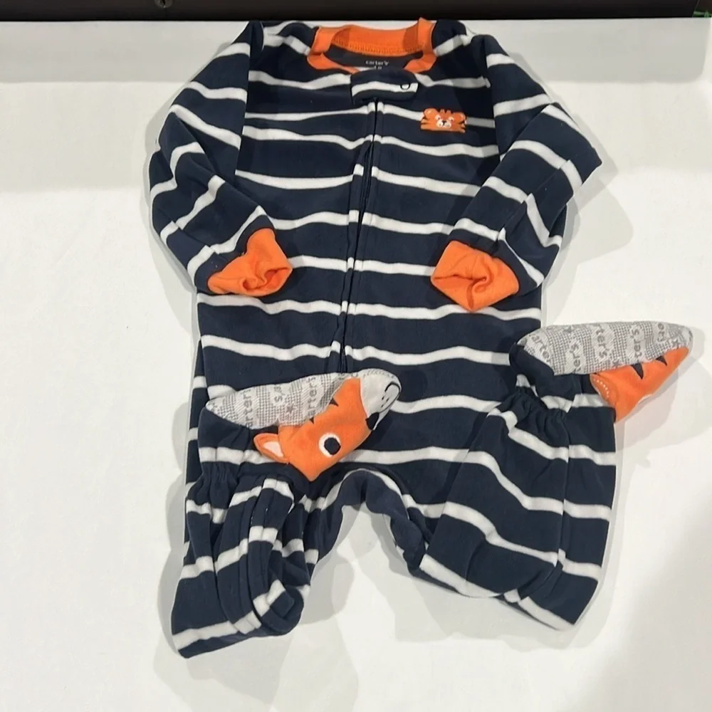 Carters 18 month baby bundle. FIVE ITEMS